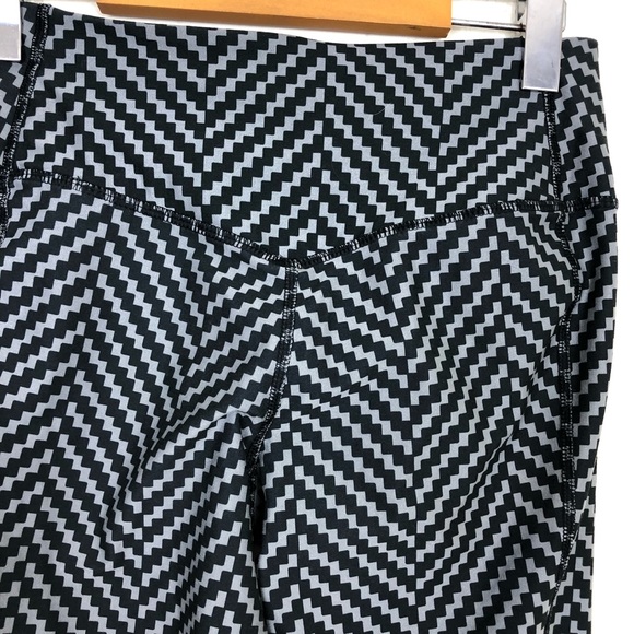 Nike Legend 2.0 Dri Fit Zig-Zag Capri Leggings Sz S - Picture 10 of 14